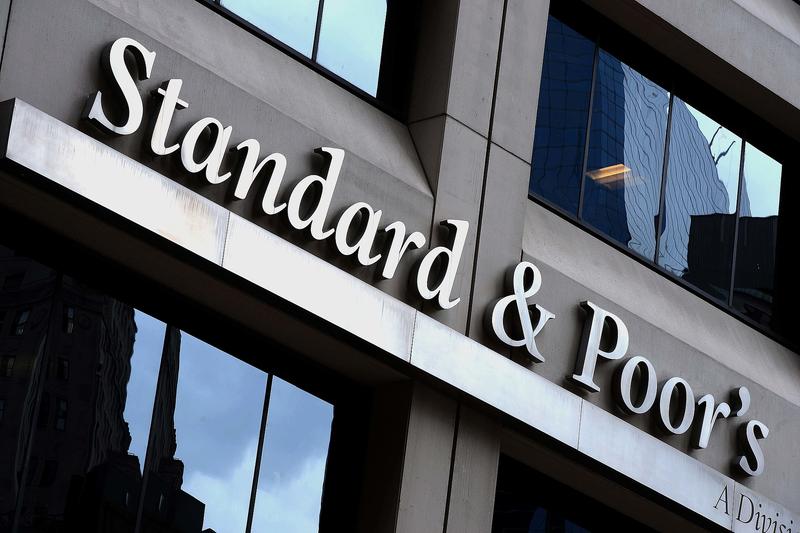 S&P megerősítette Magyarország államadós-osztályzatát, költségvetési változások jöhetnek