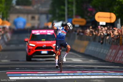 Valter Attila küzdött, de a mezőny beérte a Giro d'Italia 12. szakaszán