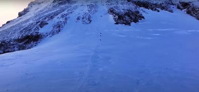 Hátborzongató drónvideó a Mount Everest csúcsáról a DJI-tól