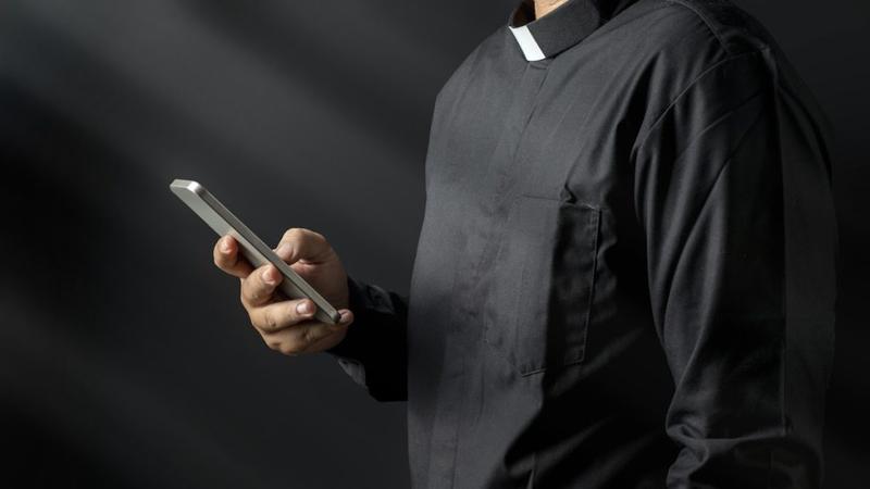 Pap költötte el a plébánia pénzét mobiljátékokra Pennsylvaniában