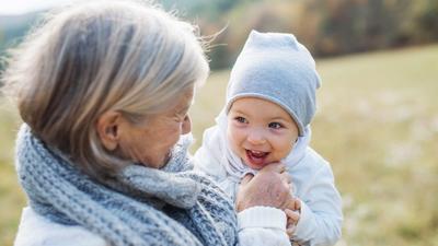 "Nők 40" nyugdíjprogram: Nagymamák jogosultsági ideje bővülhet