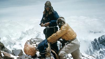 A Mount Everest meghódítása: Történelmi siker és a jelen kihívásai