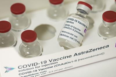 AstraZeneca elismeri: a vakcina ritkán trombózist okozhat